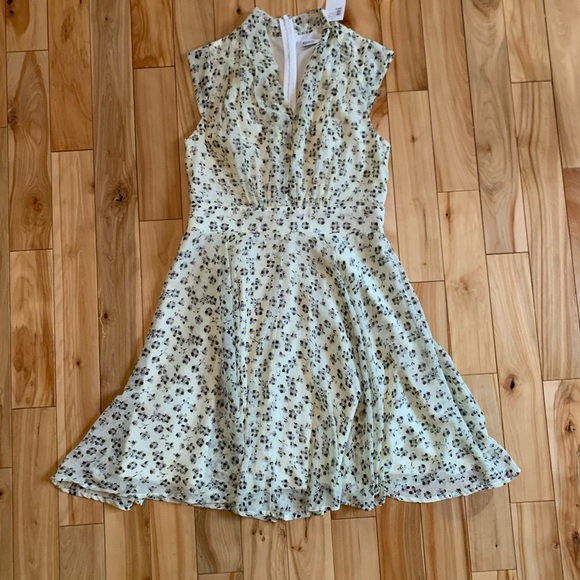 Sleeveless flower dress - Picture 1 of 12
